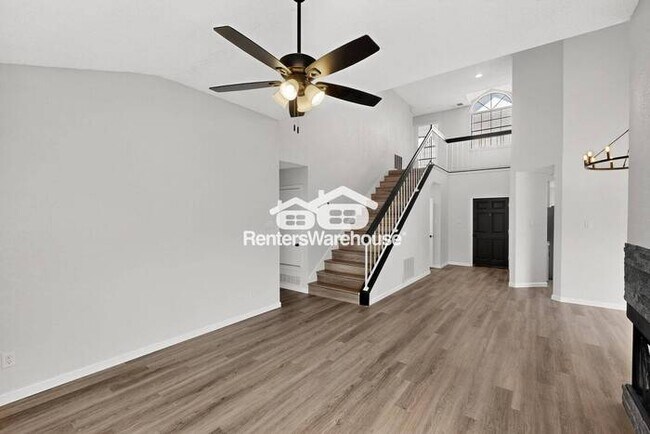 Building Photo - MOVE IN READY - 3BED/2.5BATH - CARROLLTON ...