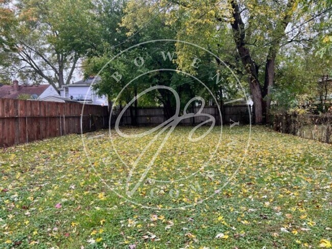 Building Photo - Beautiful 2 bedroom home in West Toledo