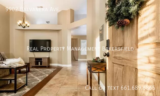 Building Photo - 9902 Balvanera Ave