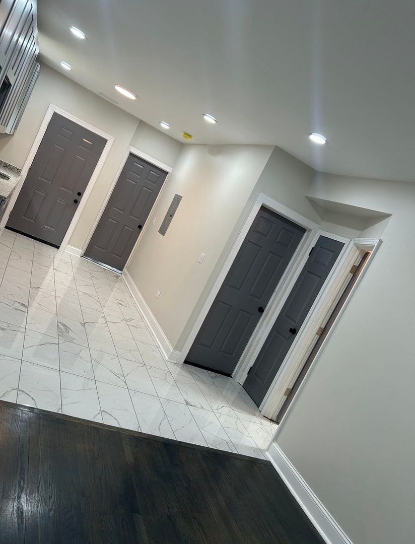 Building Photo - 7730 S Cornell Ave