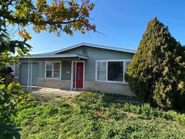 Building Photo - Check out this Three bedroom, one bedroom home COMING SOON!