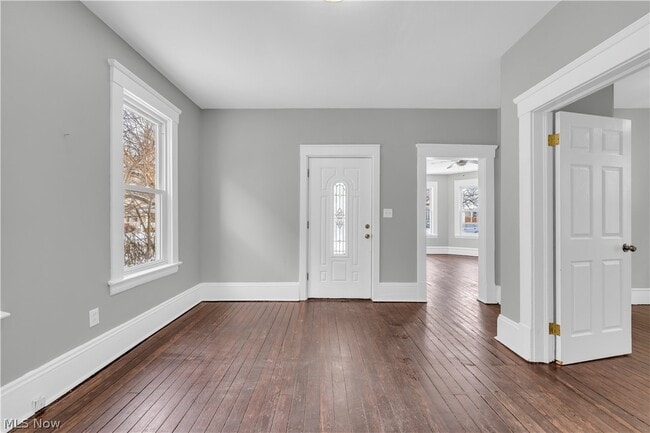 Building Photo - 1528 Newman Ave