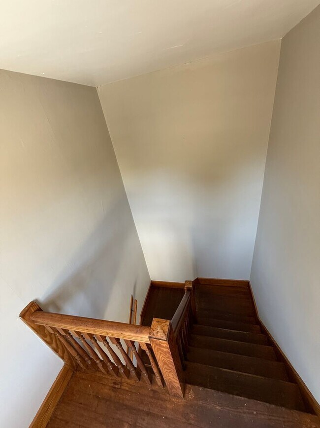 Building Photo - 48-50 Putnam St