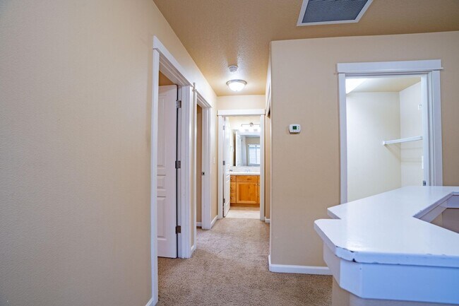 Building Photo - 20487 Brentwood Ave
