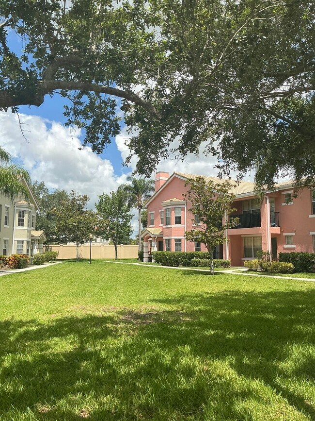Building Photo - 168 SW Peacock Blvd