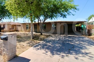 Building Photo - 2926 W McKinley St
