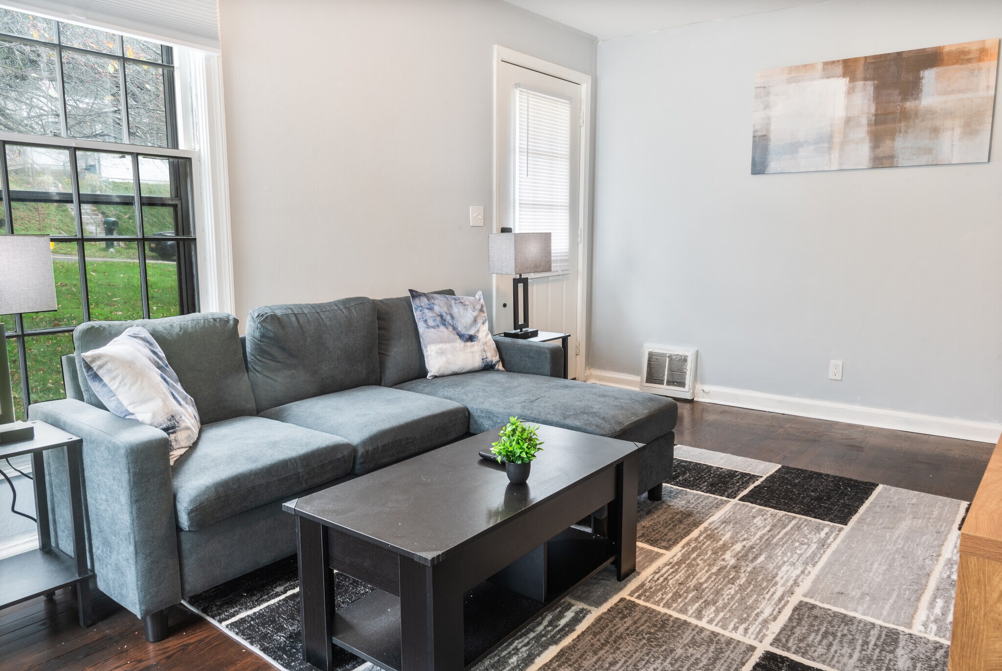 Building Photo - 202 S Washington St