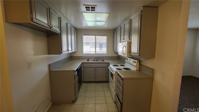 Building Photo - 1169 W Calle Del Sol