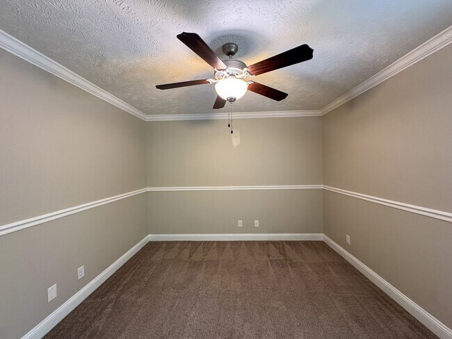 Building Photo - Beautiful 4 Bed 2.5 Bath Home in Raeford