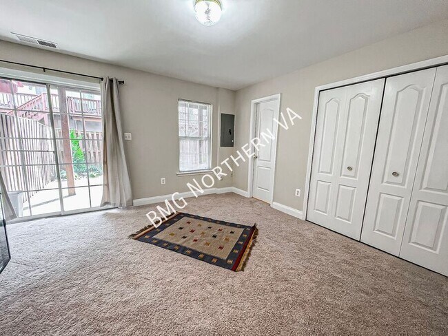 Building Photo - 110 Cahill Dr