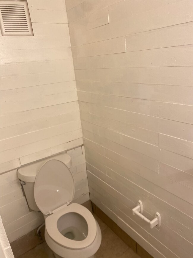 Building Photo - 9350 Country Creek St