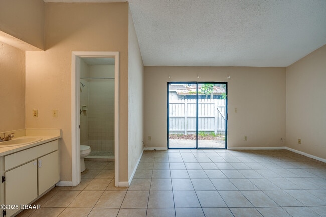 Building Photo - 26 Arbor Lake Park