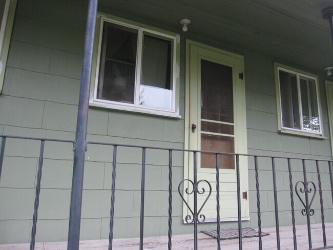 Primary Photo - 38 N Woodard Ave