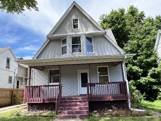 Primary Photo - 907 S Allin St