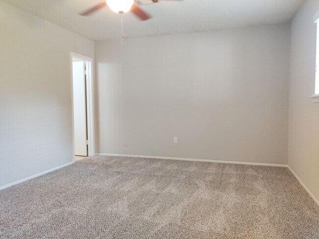 Building Photo - 1914 Seakale Ln