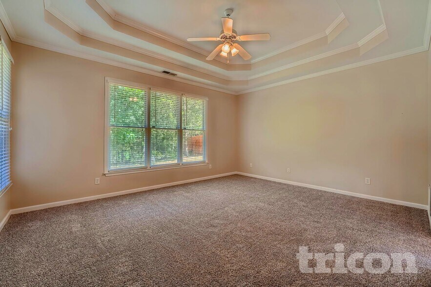 Building Photo - 4153 Ashland Cir