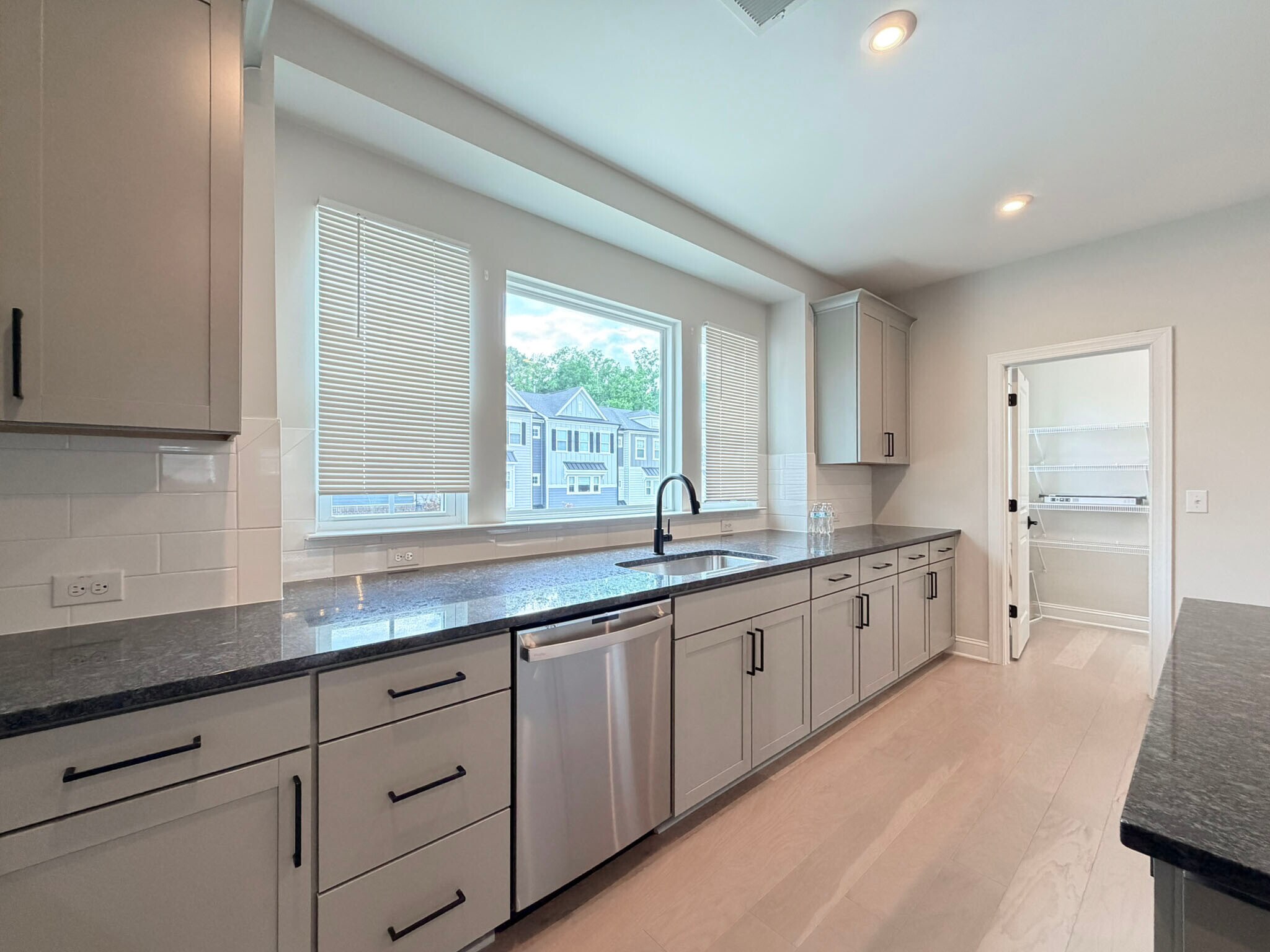 Building Photo - 829 Amley Pl