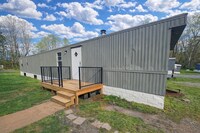 Building Photo - 412 McElhaney Rd