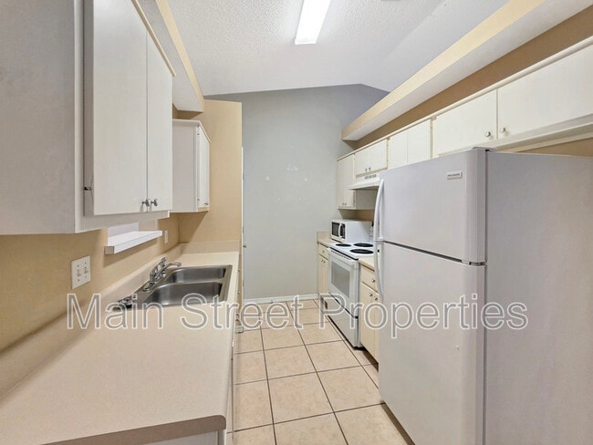 Building Photo - 3359 Green Briar Cir
