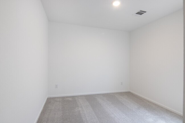 Building Photo - 25653 Rose Creek Dr