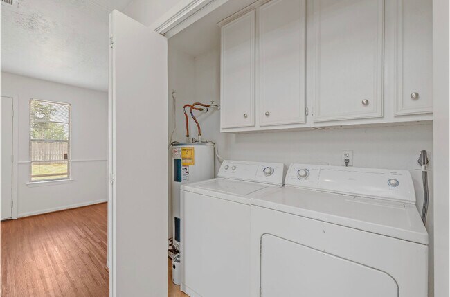Building Photo - 3401 Timberline Ct