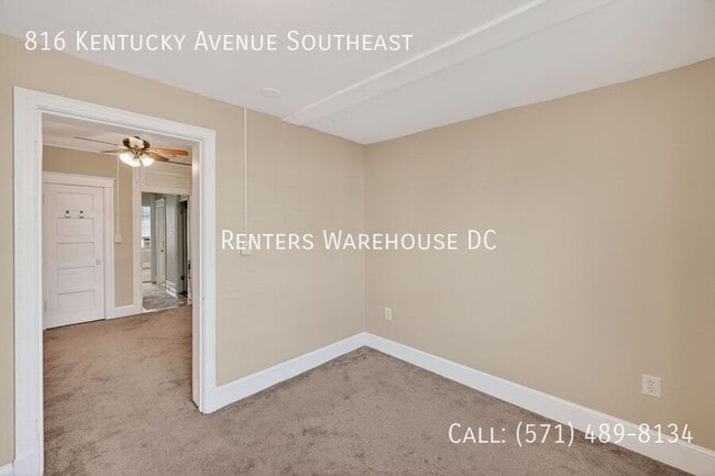 Building Photo - 816 Kentucky Ave SE
