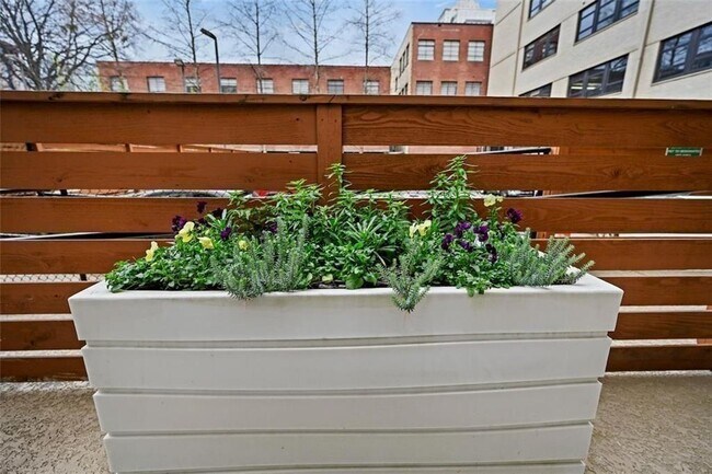 Building Photo - 878 Peachtree St NE