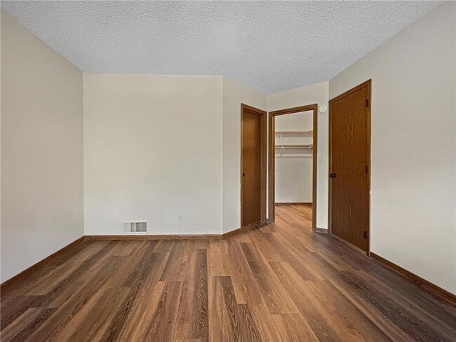 Building Photo - 5801 W 99th St