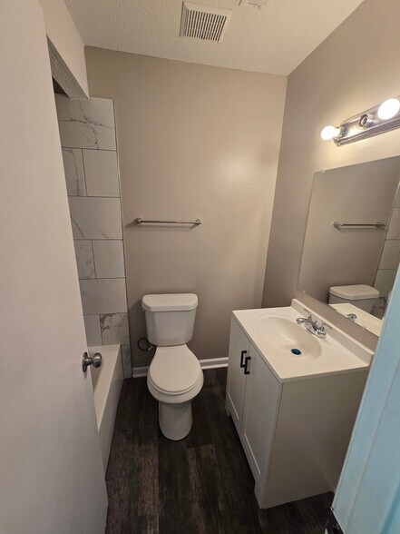 Building Photo - 4512 Hurlston Dr