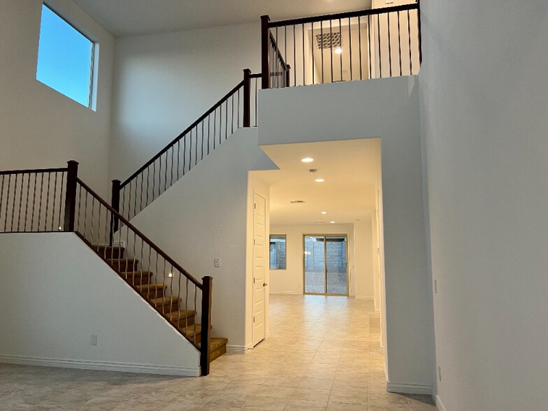 Building Photo - 12733 W Ocotillo Rd