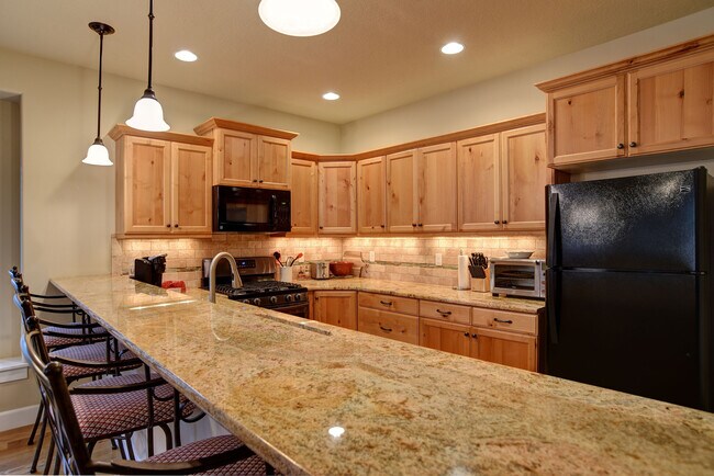 Building Photo - 5901 N Beaham Ave