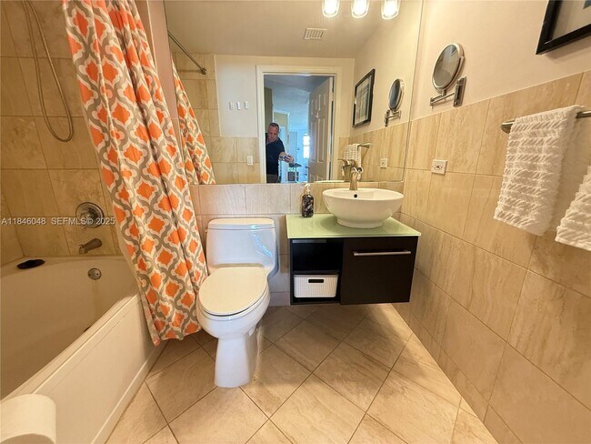 Building Photo - 17145 N Bay Rd