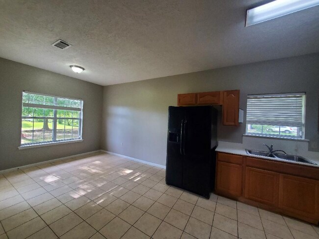 Building Photo - 183 Melody Ln