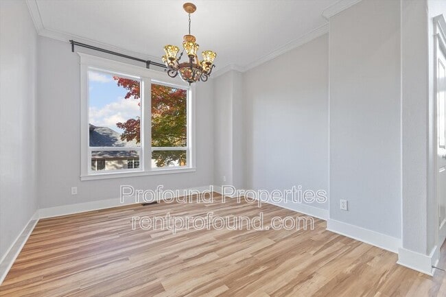 Building Photo - 7909 SW Oviatt Dr