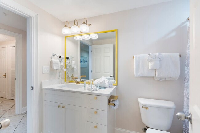 Building Photo - 10811 Front Beach Rd