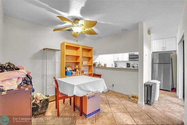Building Photo - 3655 Cocoplum Cir