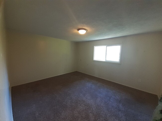 Building Photo - *LEASE TAKEOVER* Charming 1-Bedroom Home – Just 5 Minutes South of Rexburg!