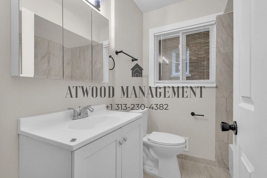 Building Photo - This beautifully updated 3-bedroom, 1-bath single-family home is ready for move-in!