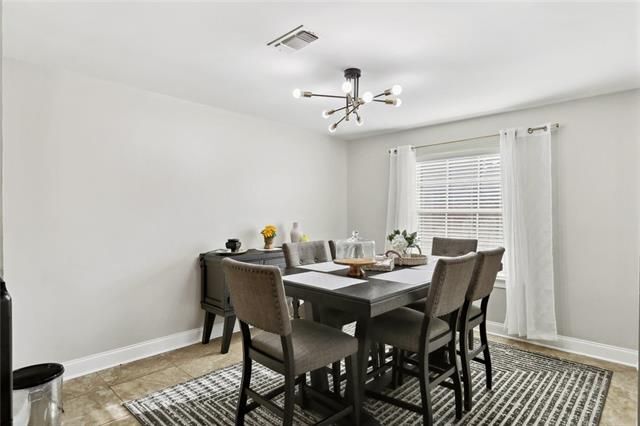 Building Photo - 115 Savanna Dr