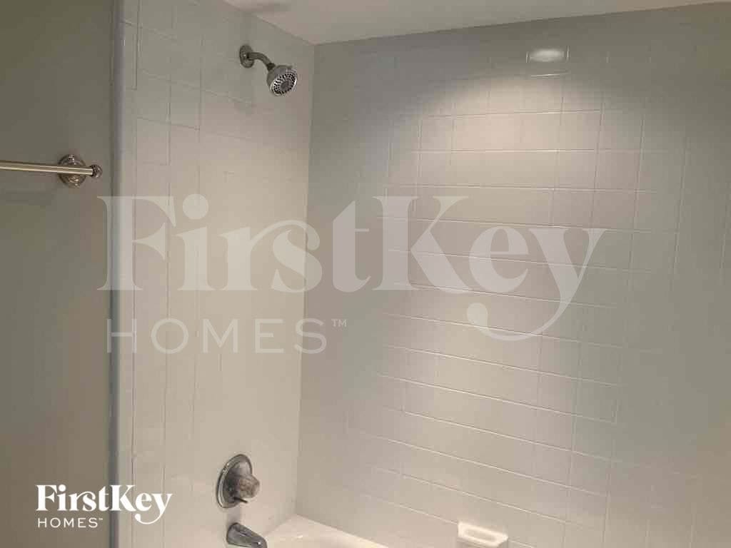 Building Photo - 1451 Oak Pl