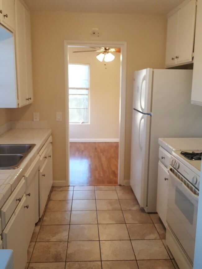 Building Photo - 3bdr duplex minutes from San Diego State!