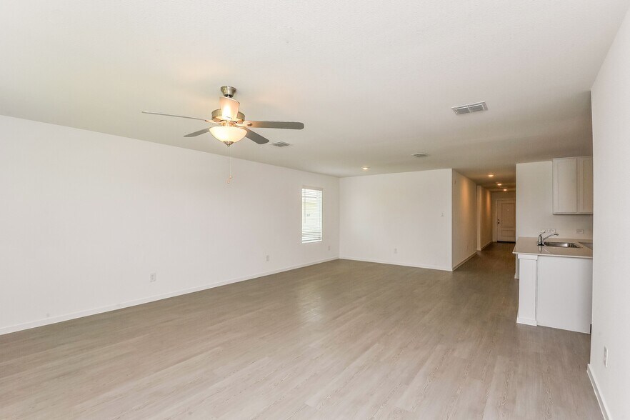 Building Photo - 2753 Mistwood Dr