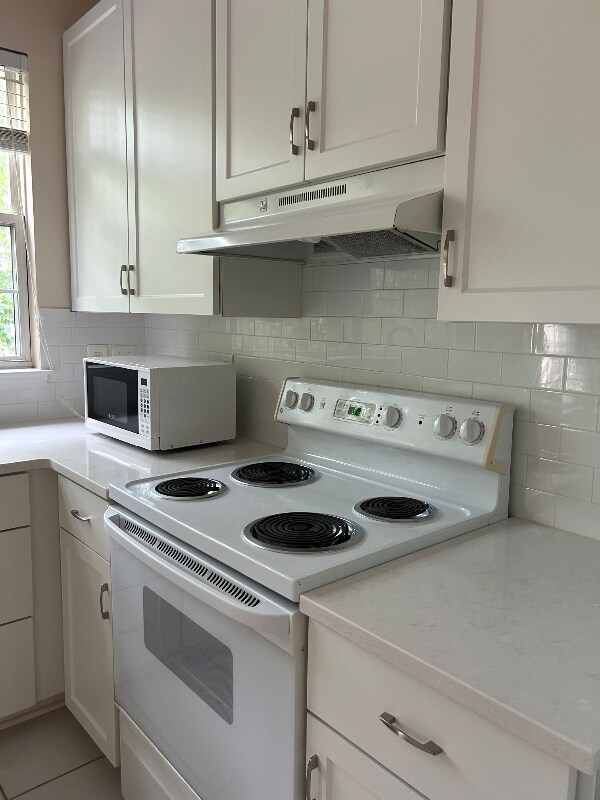 Building Photo - 6490 Tayack Pl