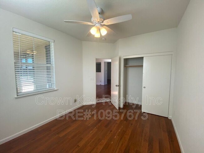 Building Photo - 297 Emory Oak Pl