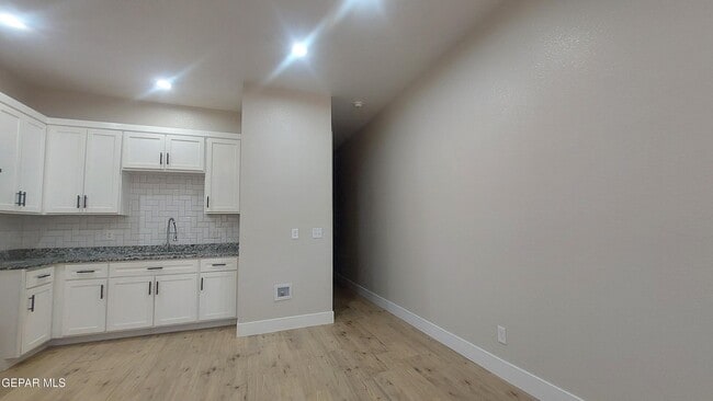 Building Photo - 2414 San Diego Ave