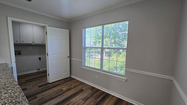 Building Photo - 123 Moss Creek Dr