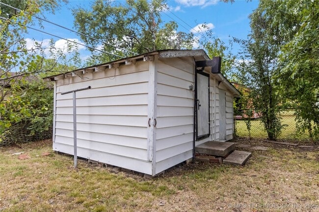 Building Photo - 6836 E King St