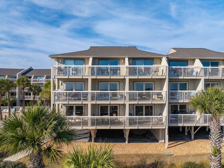 Building Photo - 4 N Forest Beach Dr