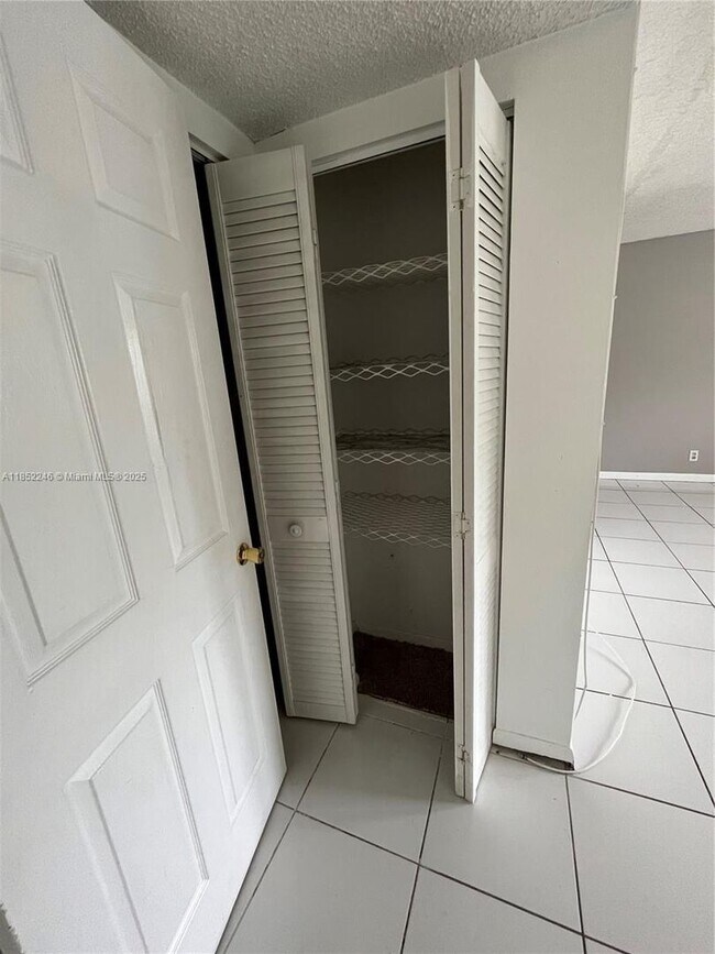 Building Photo - 3360 Spanish Moss Terrace