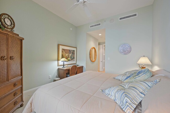 Building Photo - "Luxurious 3-Bed Sarasota Penthouse with S...